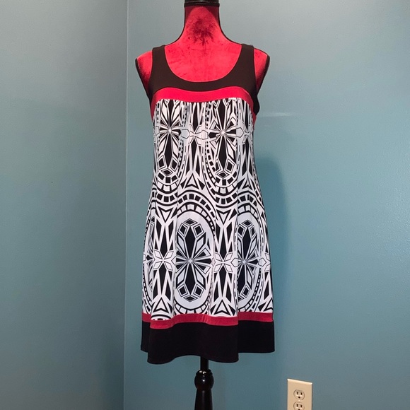 Enfocus Studio Dresses & Skirts - Enfocus Studio Black and White Geometric Dress with Red Accents Size 8P